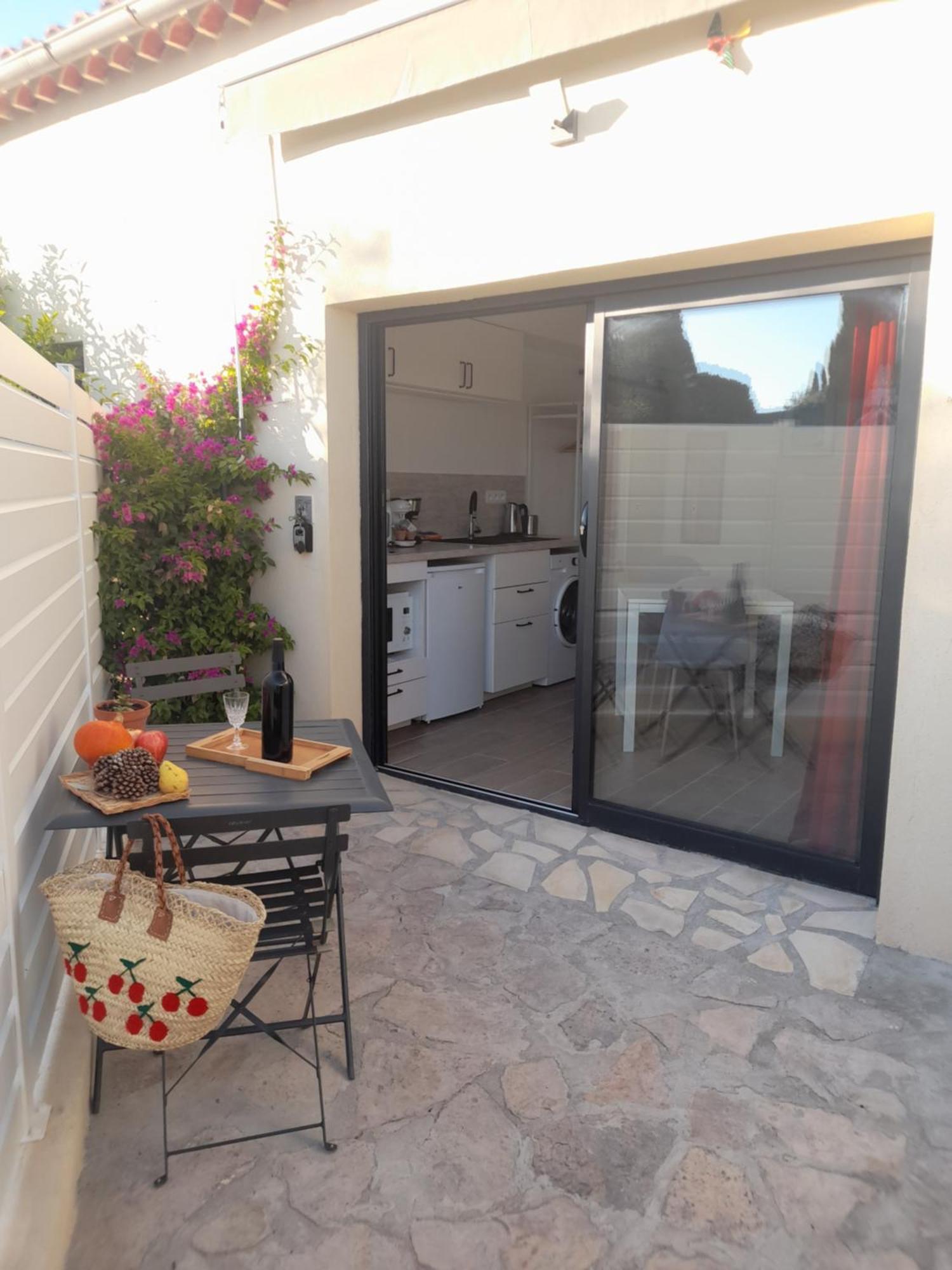 Entier Calme Neuf Climatise Avec Exterieur Appartement