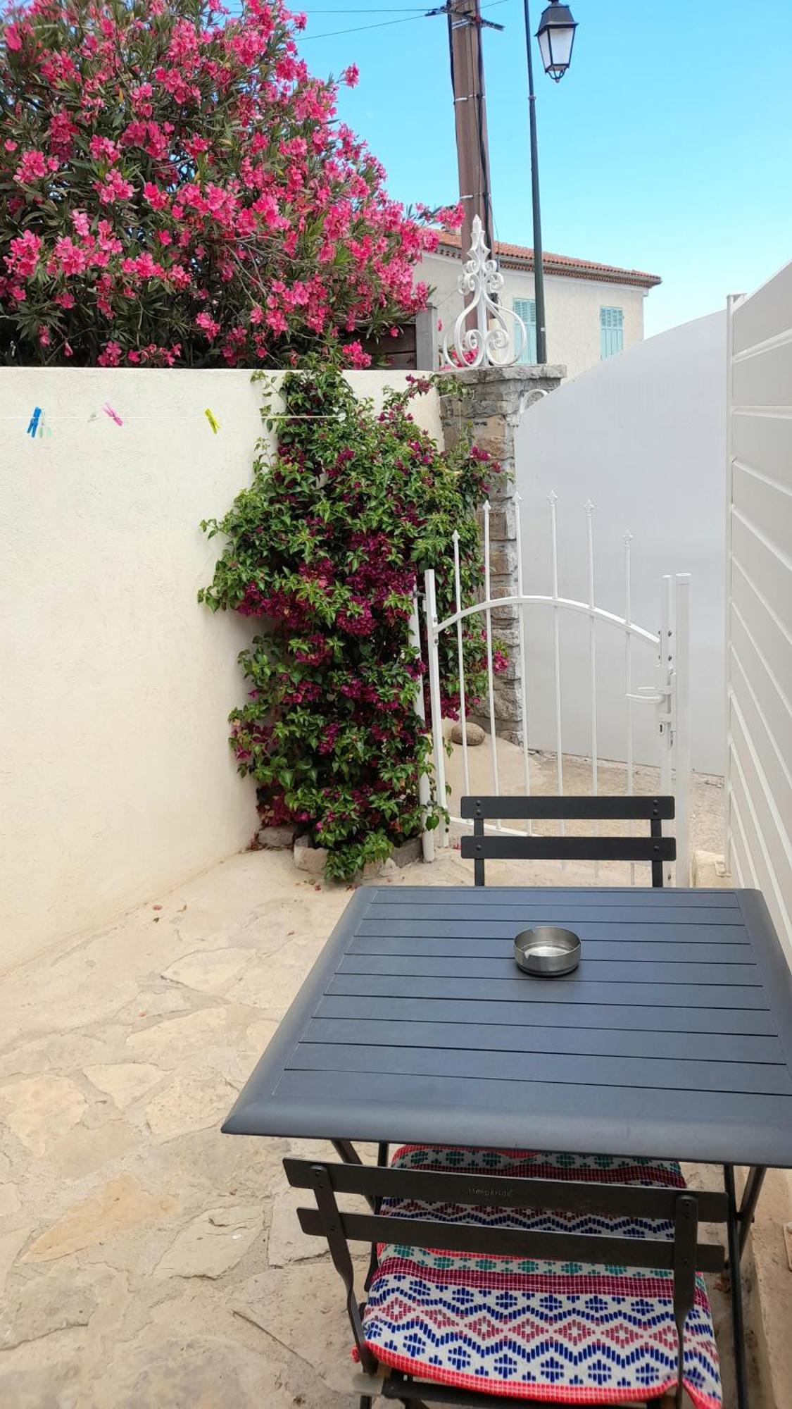 Entier Calme Neuf Climatise Avec Exterieur Appartement Puget-Ville