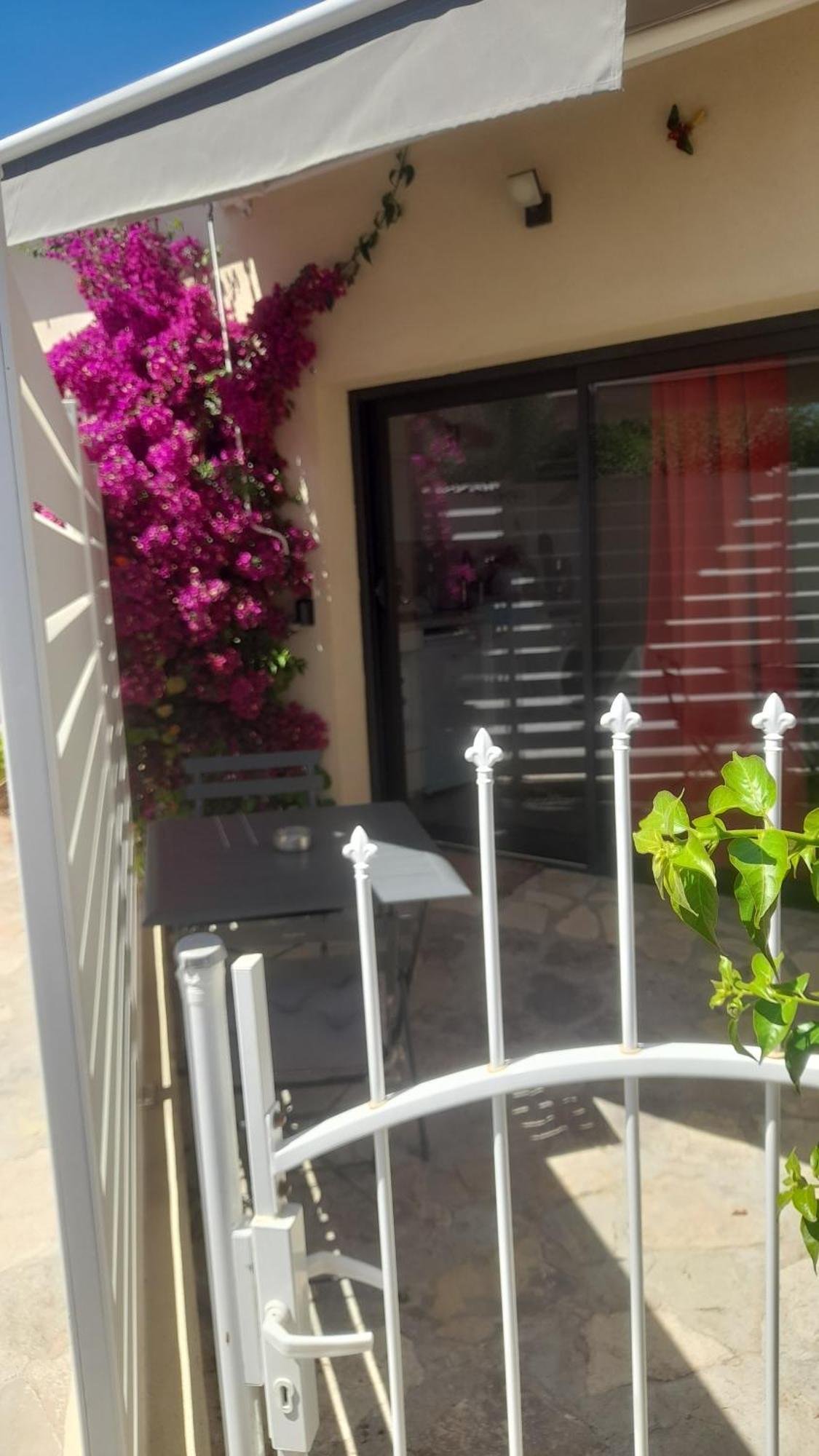 Entier Calme Neuf Climatise Avec Exterieur Appartement Puget-Ville